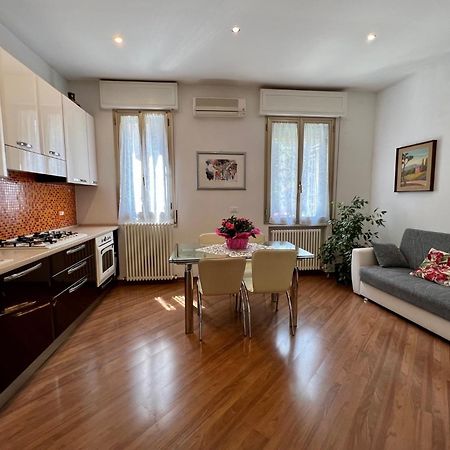 Charming Apartment Near Saragozza Bologna Exterior foto