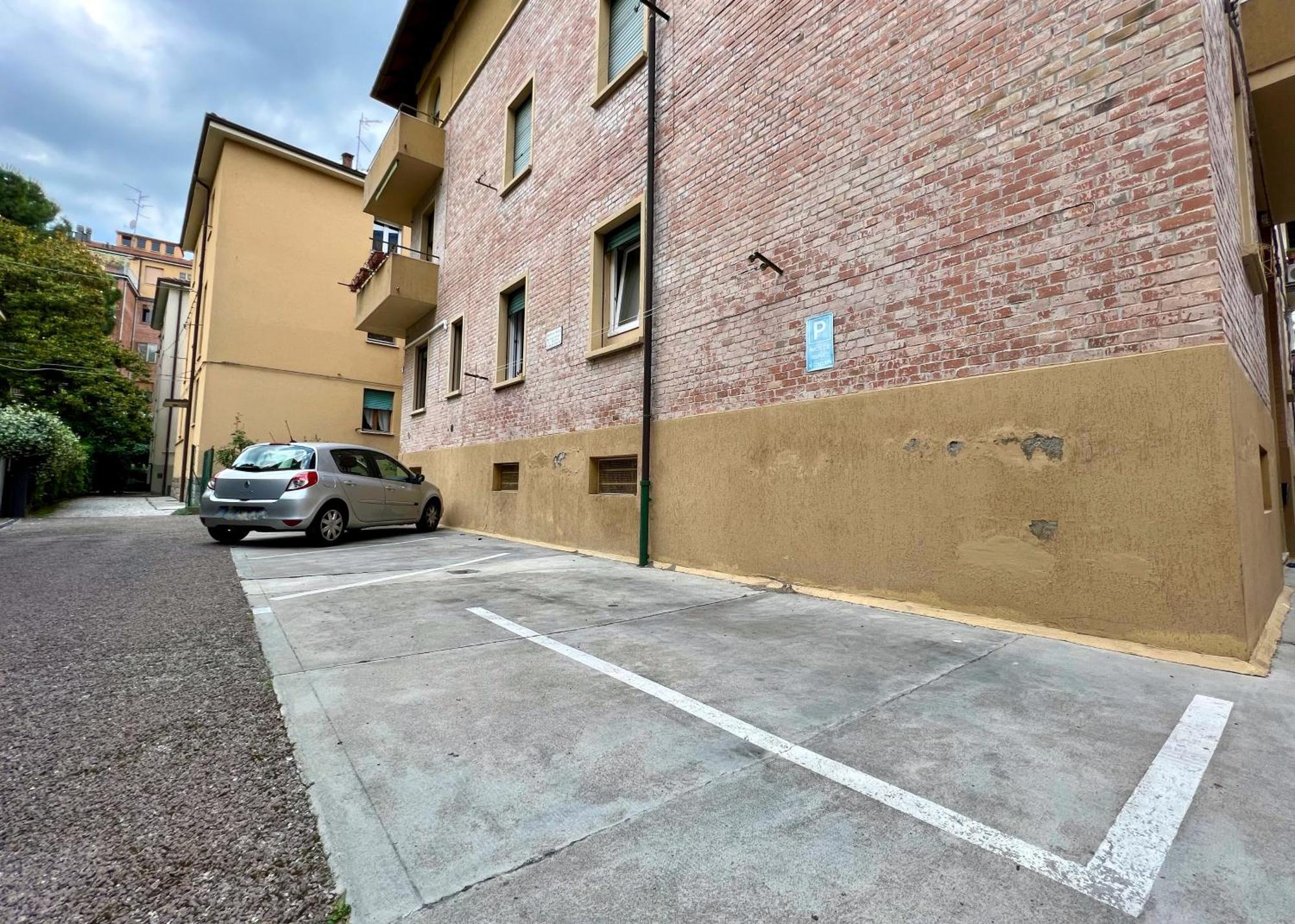 Charming Apartment Near Saragozza Bologna Exterior foto